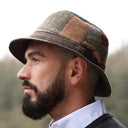 B10030 Walking Hat with Feather Gaelsong