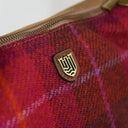 B40262 FUCHSIA Colour Scottish Handwoven Harris Tweed Shoulder Bag Closeup Zip View Gaelsong