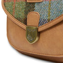 B40265 Authentic Handwoven Harris Tweed Saddle Bag Chestnut Blue Clasp Close Up Gaelsong

