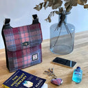B40274 Authentic Harris Tweed Purse for Ladies Pastel Pink Lifestyle Gaelsong